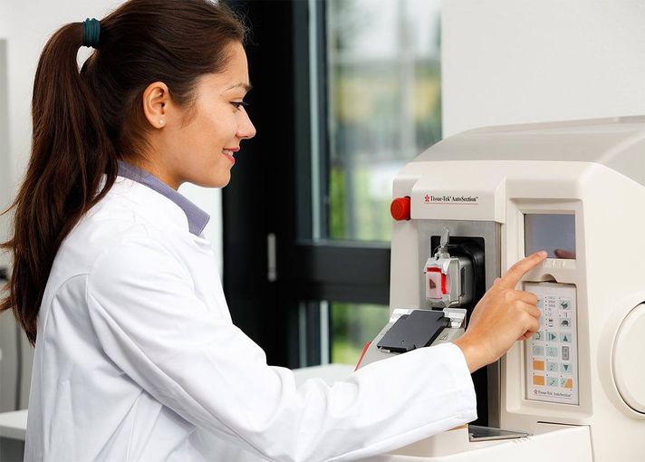 Tissue-Tek AutoSection