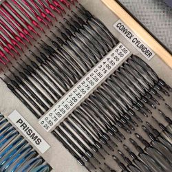 266 линз с оправой